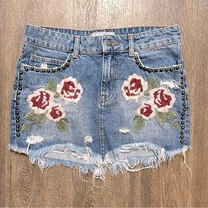 Free people SZ 26 floral embroidered denim skirt